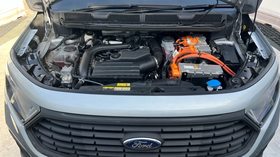 Ford Transit Connect 250 L2 Petrol 1.5 EcoBoost PHEV 150 Trend Van Auto - Image 8