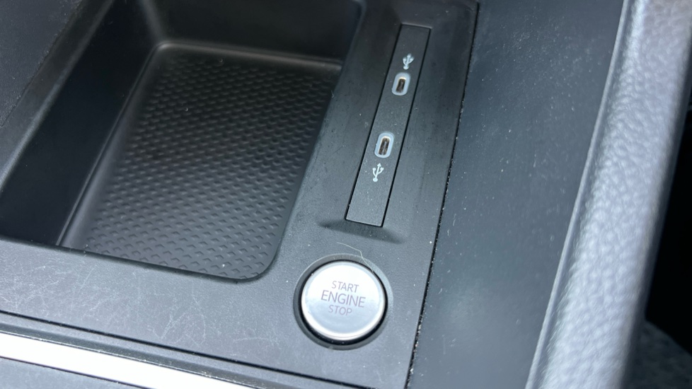 Ford Transit Connect 250 L2 Petrol 1.5 EcoBoost PHEV 150 Trend Van Auto - Image 29