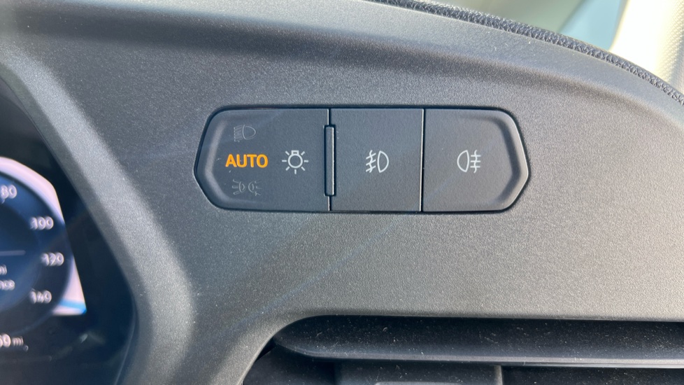 Ford Transit Connect 250 L2 Petrol 1.5 EcoBoost PHEV 150 Trend Van Auto - Image 36