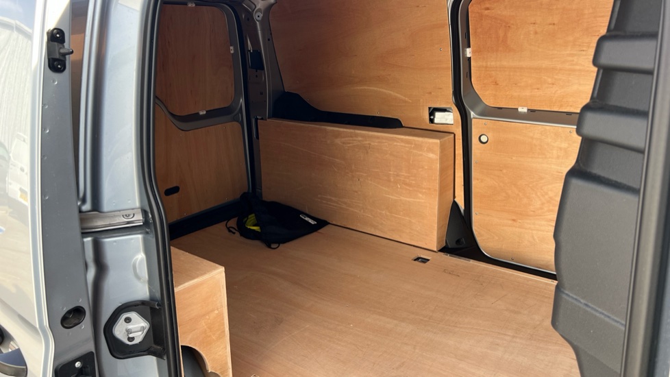 Ford Transit Connect 250 L2 Petrol 1.5 EcoBoost PHEV 150 Trend Van Auto - Image 40