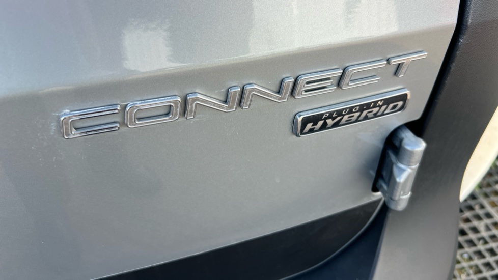 Ford Transit Connect 250 L2 Petrol 1.5 EcoBoost PHEV 150 Trend Van Auto - Image 42