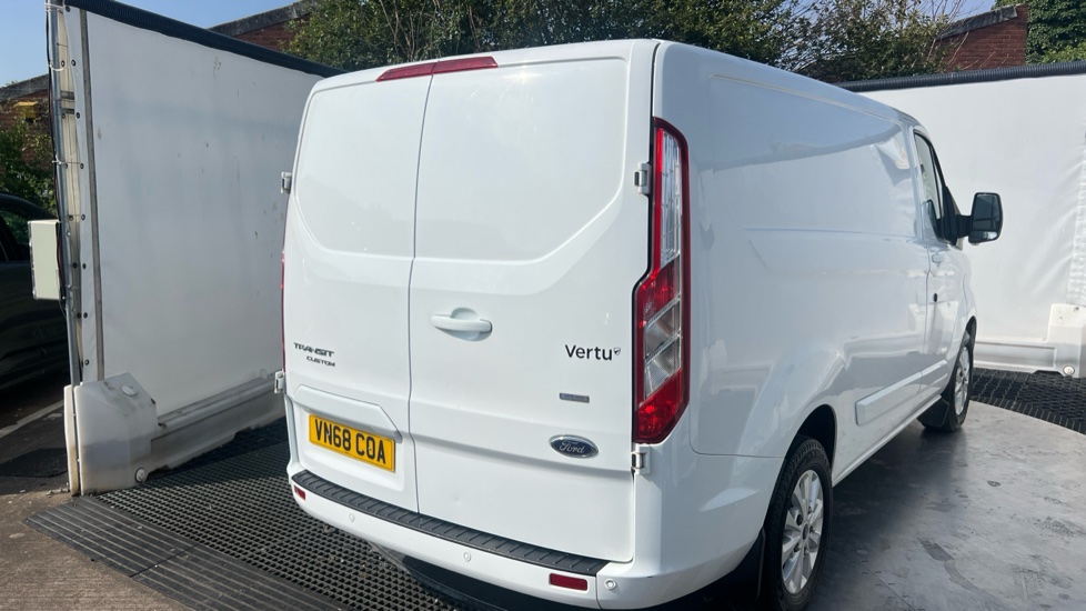 Ford Transit Custom 280 L1 Diesel Fwd 2.0 EcoBlue 130ps Low Roof Limited Van - Image 4