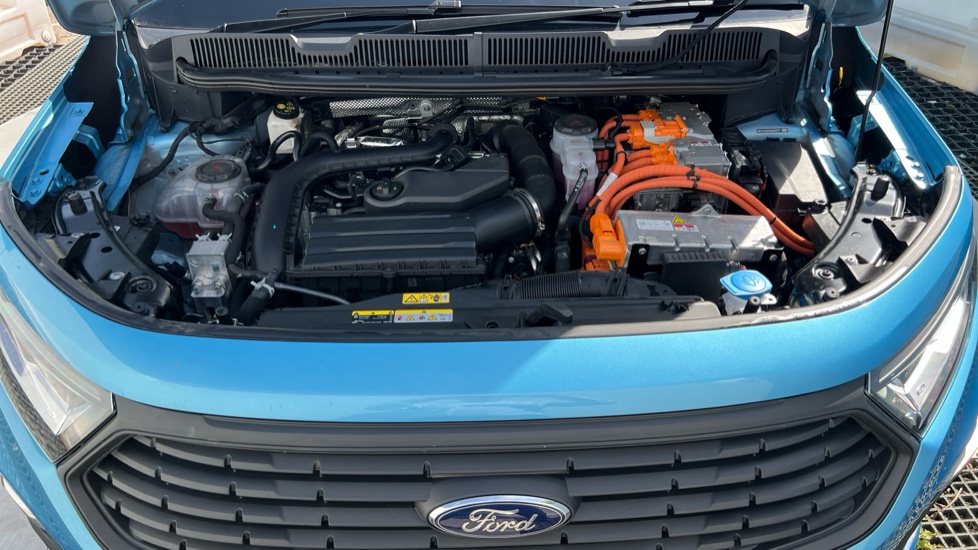Ford Transit Connect 250 L2 Petrol 1.5 EcoBoost PHEV 150 Limited Van Auto - Image 8