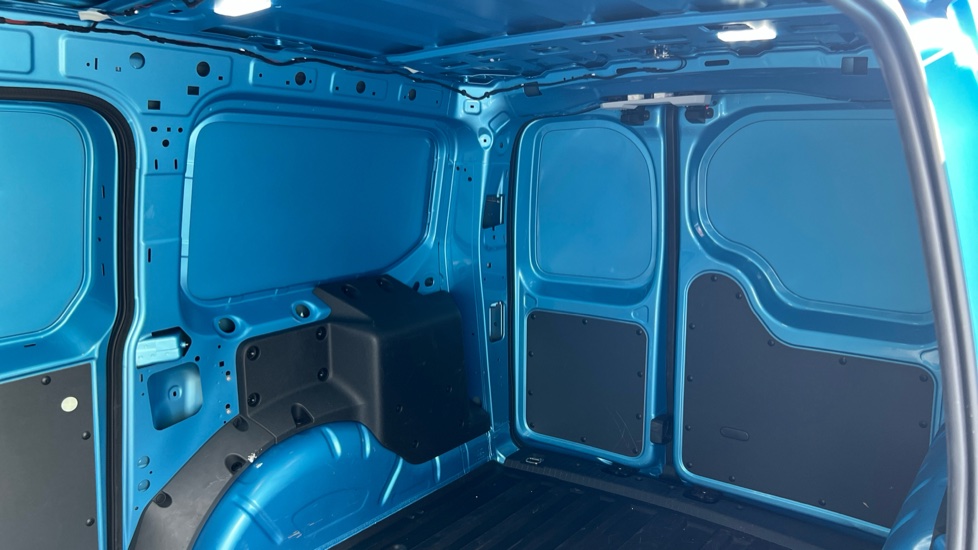 Ford Transit Connect 250 L2 Petrol 1.5 EcoBoost PHEV 150 Limited Van Auto - Image 16