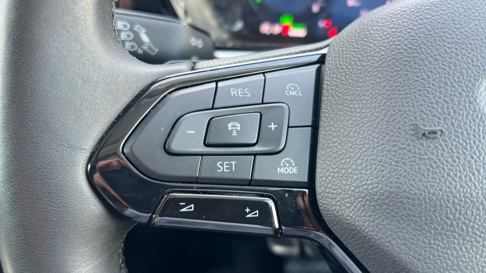 Ford Transit Connect 250 L2 Petrol 1.5 EcoBoost PHEV 150 Limited Van Auto - Image 30