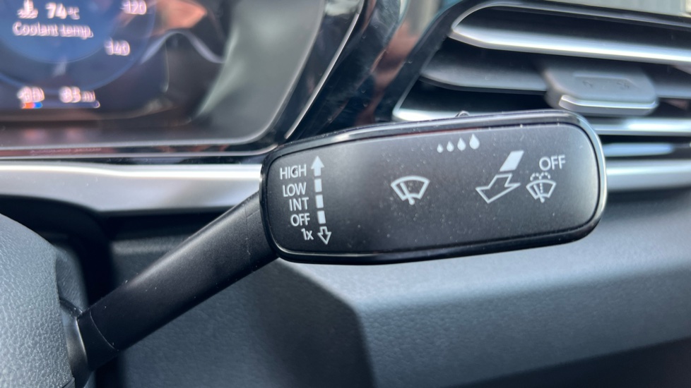 Ford Transit Connect 250 L2 Petrol 1.5 EcoBoost PHEV 150 Limited Van Auto - Image 33