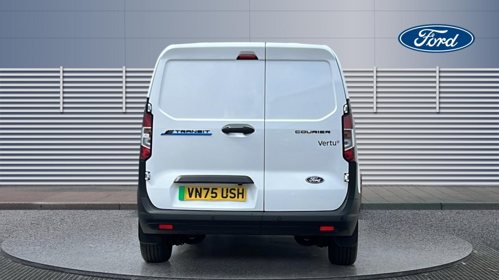 Ford Transit Courier E-Transit Courier 100kW 43kWh Trend Van Auto - Image 6