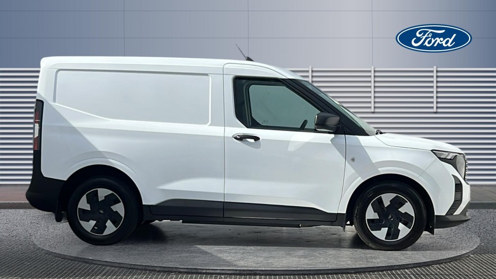 Ford Transit Courier E-Transit Courier 100kW 43kWh Trend Van Auto - Image 5