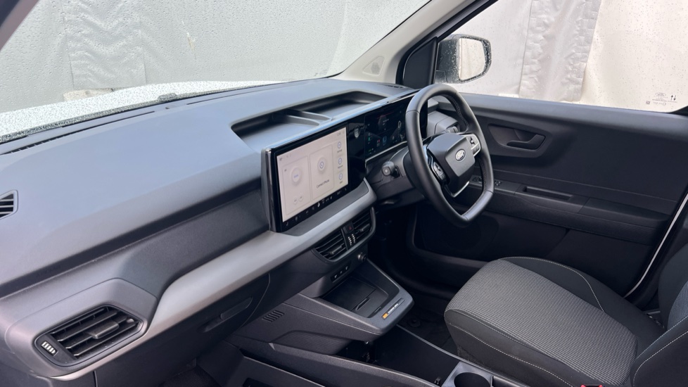 Ford Transit Courier E-Transit Courier 100kW 43kWh Trend Van Auto - Image 9
