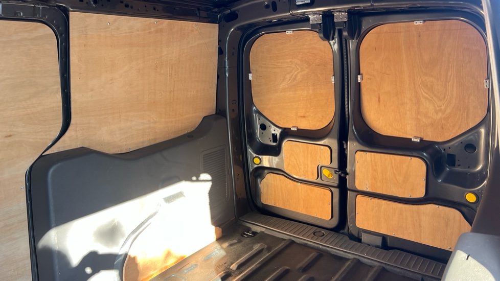 Ford Transit Connect 250 L2 Diesel 1.5 EcoBlue 120ps Limited Van - Image 16