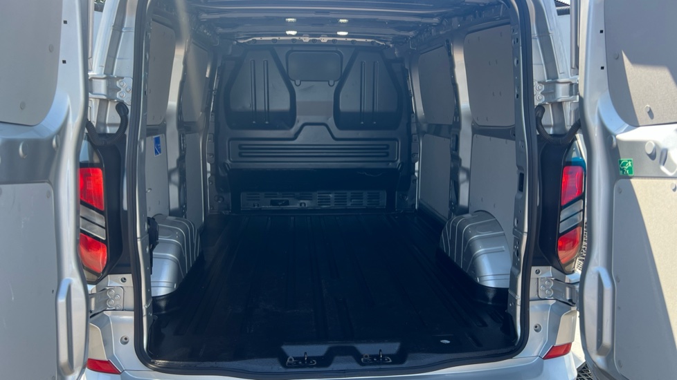 Ford Transit Custom 300 L1 Diesel Fwd 2.0 EcoBlue 136ps H1 Van Limited - Image 4