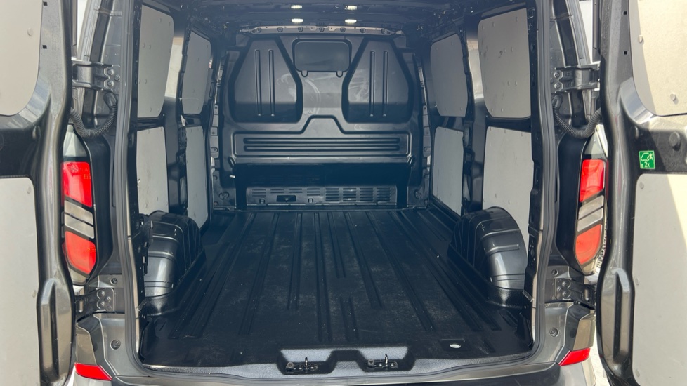 Ford Transit Custom 300 L1 Diesel Fwd 2.0 EcoBlue 136ps H1 Van Limited - Image 4