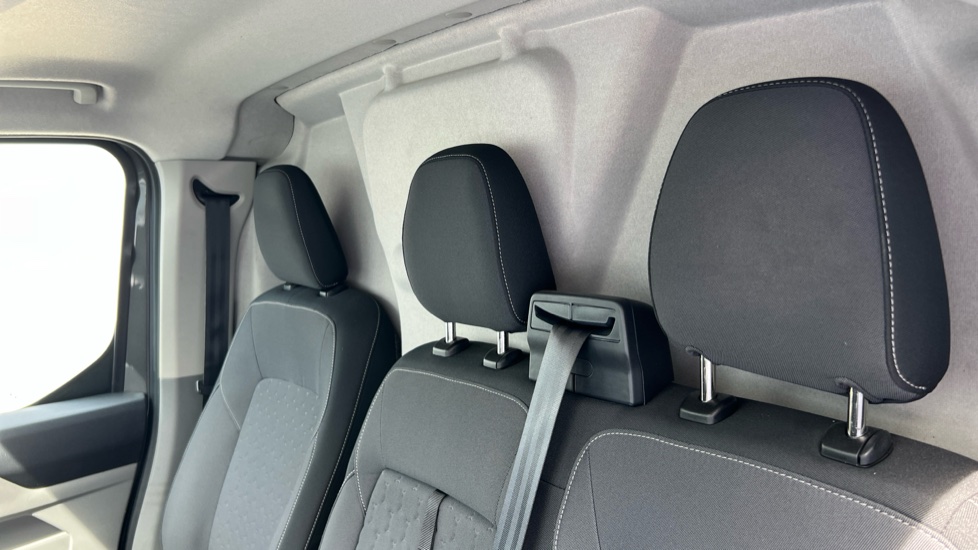 Ford Transit Custom 300 L1 Diesel Fwd 2.0 EcoBlue 136ps H1 Van Limited - Image 15