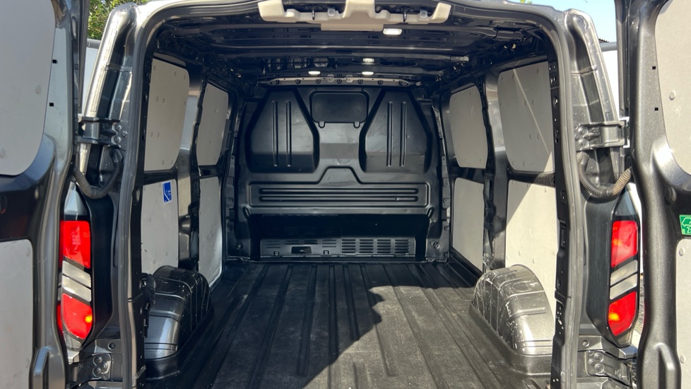 Ford Transit Custom 300 L1 Diesel Fwd 2.0 EcoBlue 136ps H1 Van Limited - Image 4