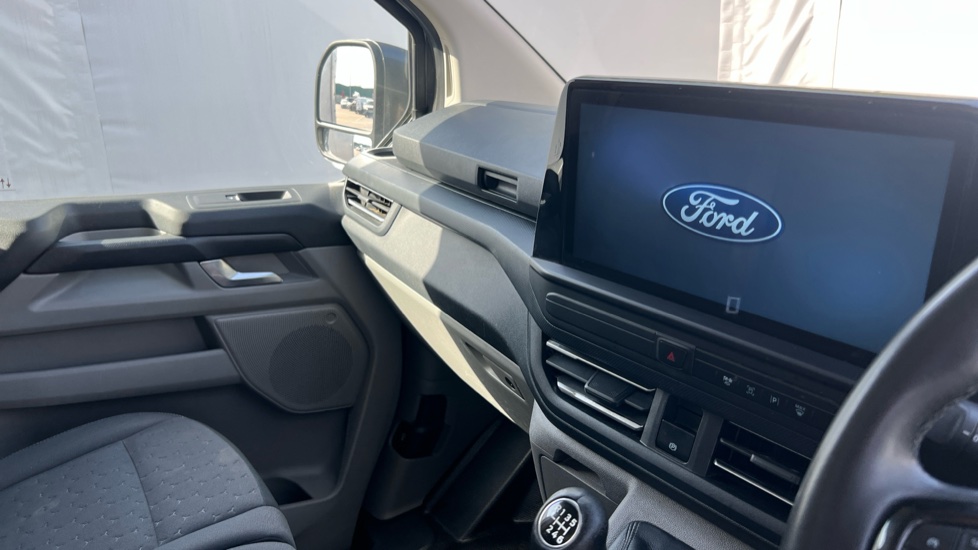 Ford Transit Custom 300 L1 Diesel Fwd 2.0 EcoBlue 136ps H1 Van Limited - Image 14