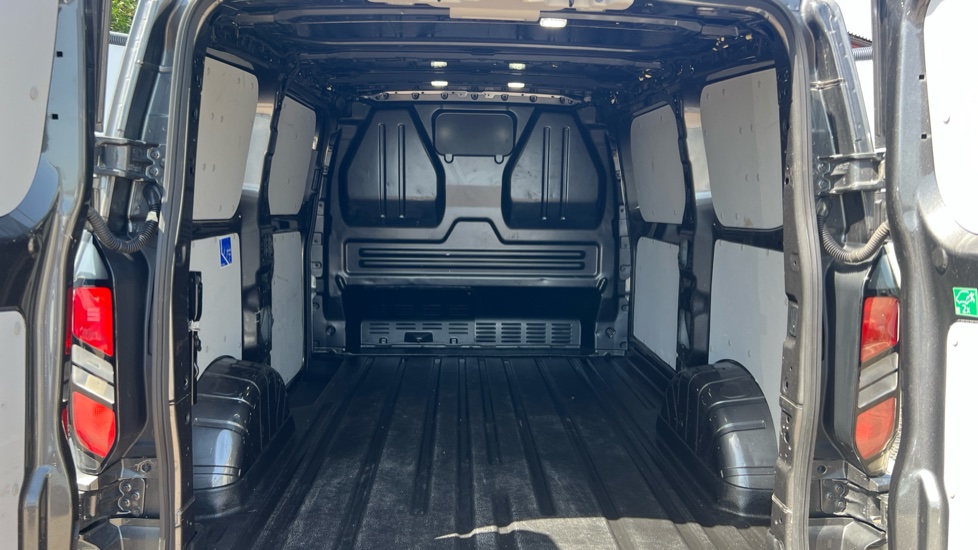 Ford Transit Custom 300 L1 Diesel Fwd 2.0 EcoBlue 136ps H1 Van Limited - Image 4