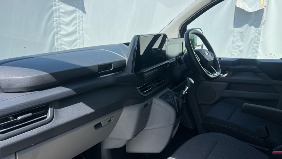 Ford Transit Custom 300 L1 Diesel Fwd 2.0 EcoBlue 136ps H1 Van Limited - Image 9