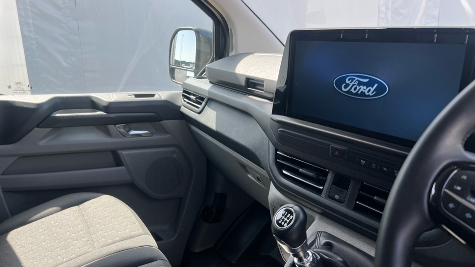 Ford Transit Custom 300 L1 Diesel Fwd 2.0 EcoBlue 136ps H1 Van Limited - Image 14
