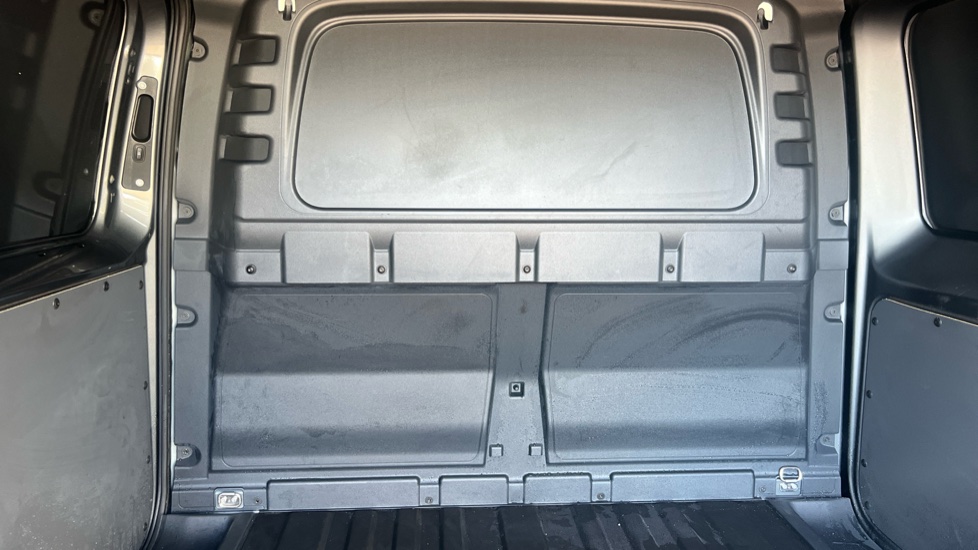 Ford Transit Connect 230 L1 Diesel 2.0 EcoBlue 122ps Limited Van Auto - Image 30
