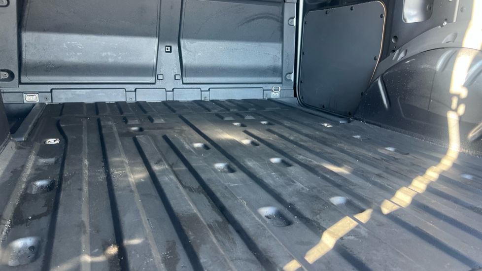 Ford Transit Connect 230 L1 Diesel 2.0 EcoBlue 122ps Limited Van Auto - Image 31