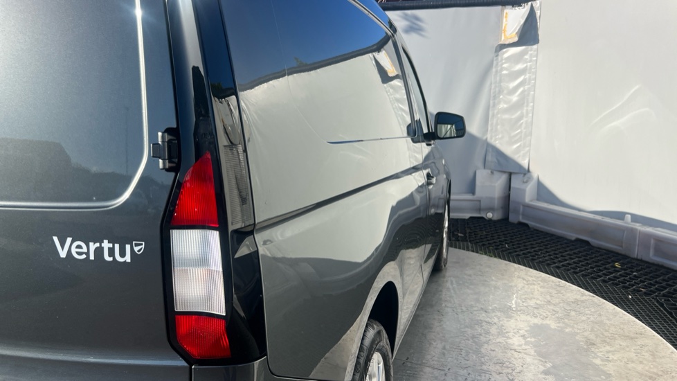 Ford Transit Connect 230 L1 Diesel 2.0 EcoBlue 122ps Limited Van Auto - Image 36