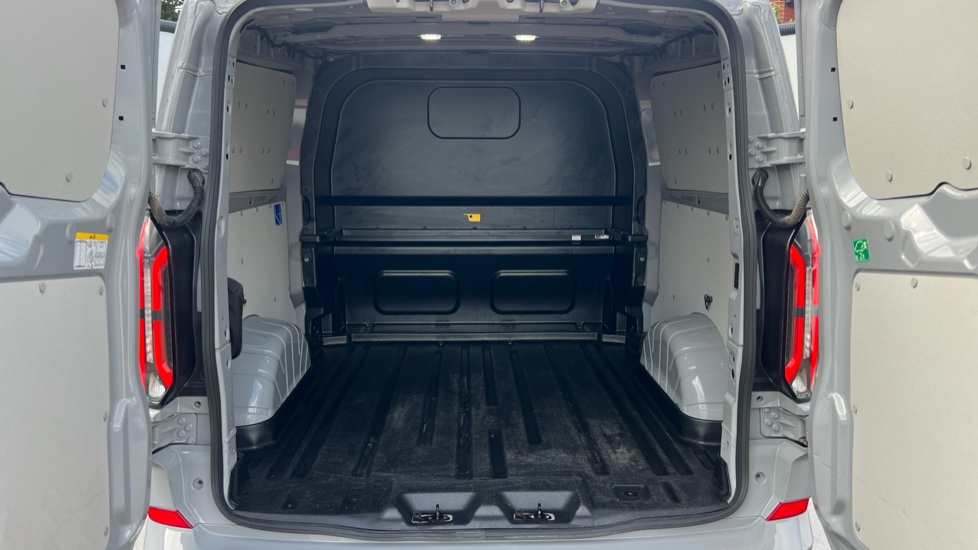 Ford Transit Custom 320 L2 Diesel Fwd 2.0 EcoBlue 170ps H1 Double Cab Van Sport Auto - Image 4