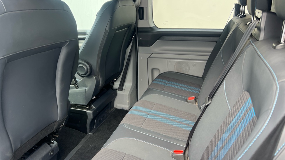 Ford Transit Custom 320 L2 Diesel Fwd 2.0 EcoBlue 170ps H1 Double Cab Van Sport Auto - Image 16