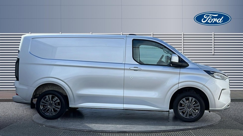 Ford Transit Custom 320 L1 Diesel Fwd 2.0 EcoBlue 136ps H1 Van Limited - Image 5