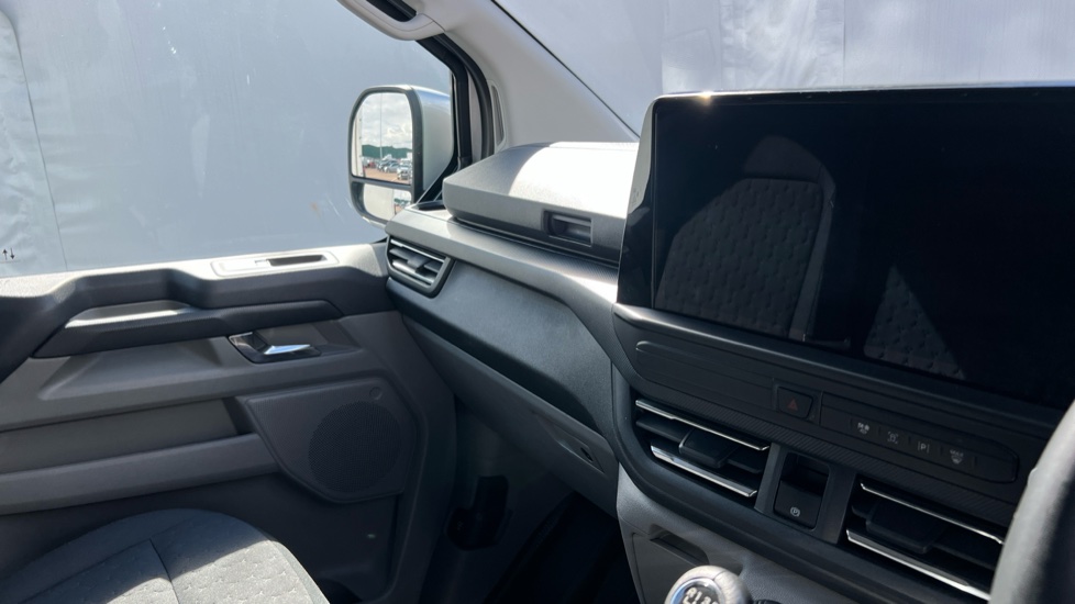 Ford Transit Custom 320 L1 Diesel Fwd 2.0 EcoBlue 136ps H1 Van Limited - Image 14