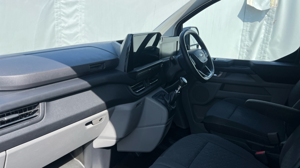 Ford Transit Custom 300 L1 Diesel Fwd 2.0 EcoBlue 136ps H1 Van Limited - Image 9