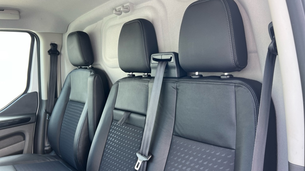 Ford Transit Custom 320 L2 Diesel Fwd 2.0 EcoBlue 185ps Low Roof Sport Van - Image 15