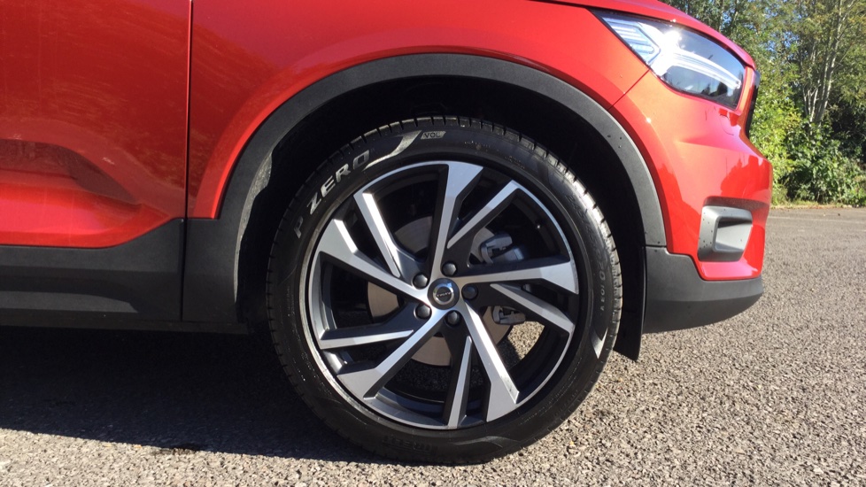 Volvo XC40 AWD D4 RDesign Pro Auto(Keyless Entry, Powerfold Headrest