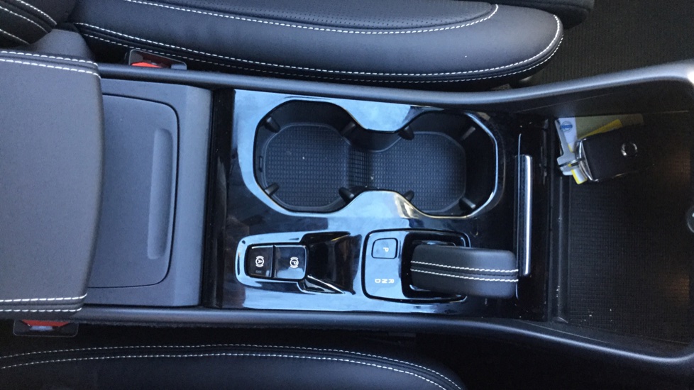 Volvo XC40 AWD D4 RDesign Pro Auto(Keyless Entry, Powerfold Headrest