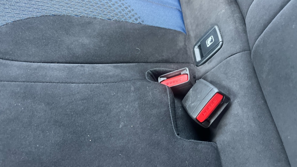 BMW 1 Series M135i xDrive 5dr Step Auto Petrol Hatchback - Image 17