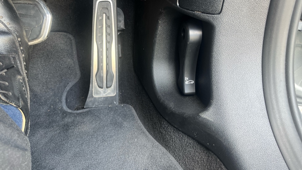 BMW 1 Series M135i xDrive 5dr Step Auto Petrol Hatchback - Image 27