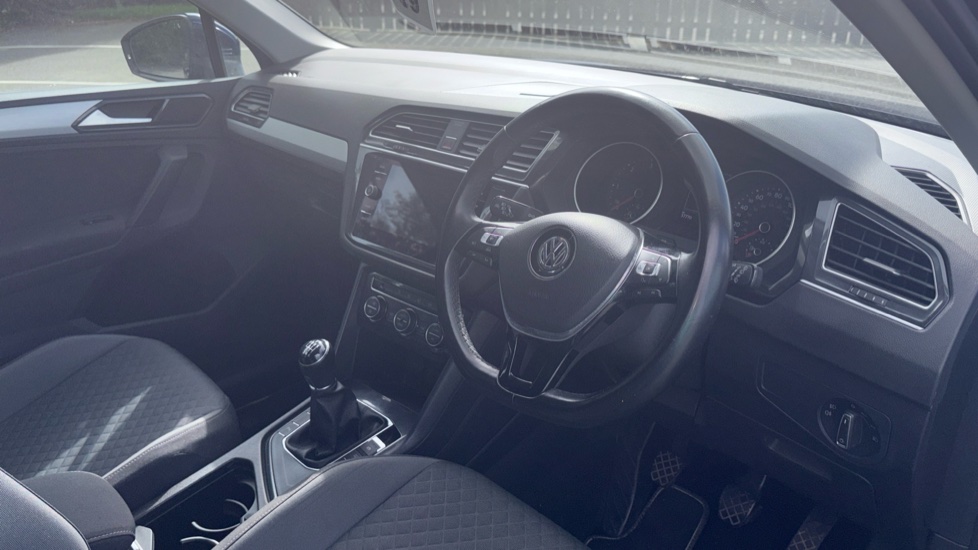 Volkswagen Tiguan 2.0 TDi 150 SE Nav 5dr Diesel Estate - Image 11