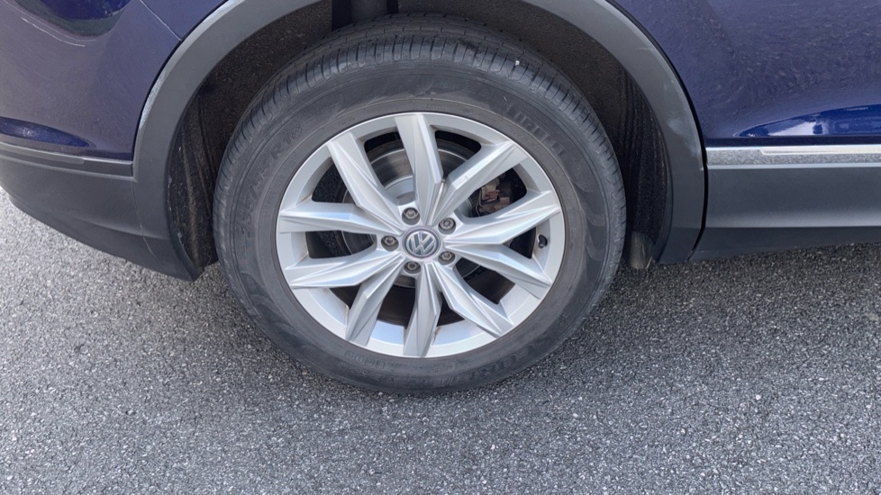 Volkswagen Tiguan 2.0 TDi 150 SE Nav 5dr Diesel Estate - Image 36