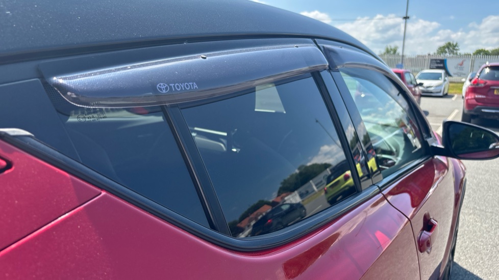 Toyota C-HR 2.0 Hybrid GR Sport 5dr CVT Hybrid Hatchback - Image 32