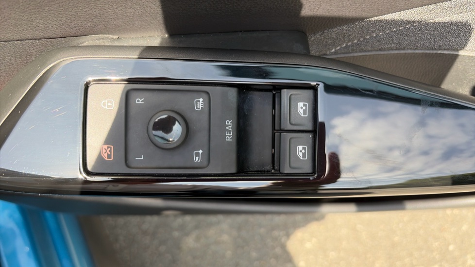 Volkswagen ID.3 150kW Pro Launch Edition 1 58kWh 5dr Auto Electric Hatchback - Image 21