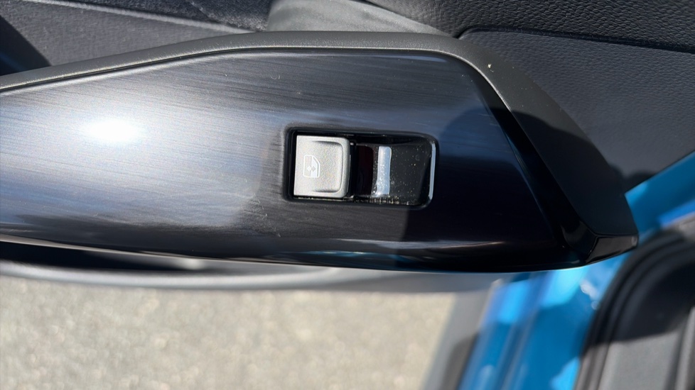 Volkswagen ID.3 150kW Pro Launch Edition 1 58kWh 5dr Auto Electric Hatchback - Image 25