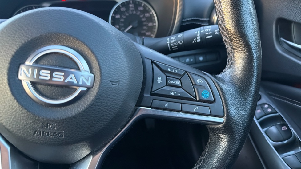 Nissan Juke 1.0 DiG-T 114 Tekna 5dr Petrol Hatchback - Image 35