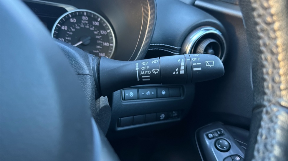 Nissan Juke 1.0 DiG-T 114 Tekna 5dr Petrol Hatchback - Image 38