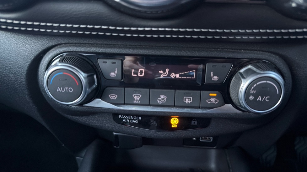 Nissan Juke 1.0 DiG-T 114 Tekna 5dr Petrol Hatchback - Image 40