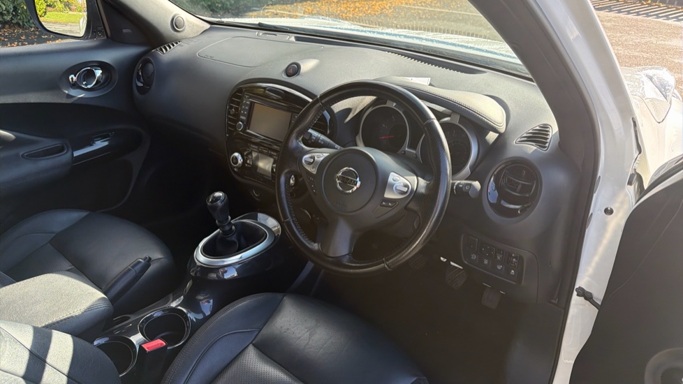Nissan Juke 1.5 dCi Tekna 5dr Diesel Hatchback - Image 11