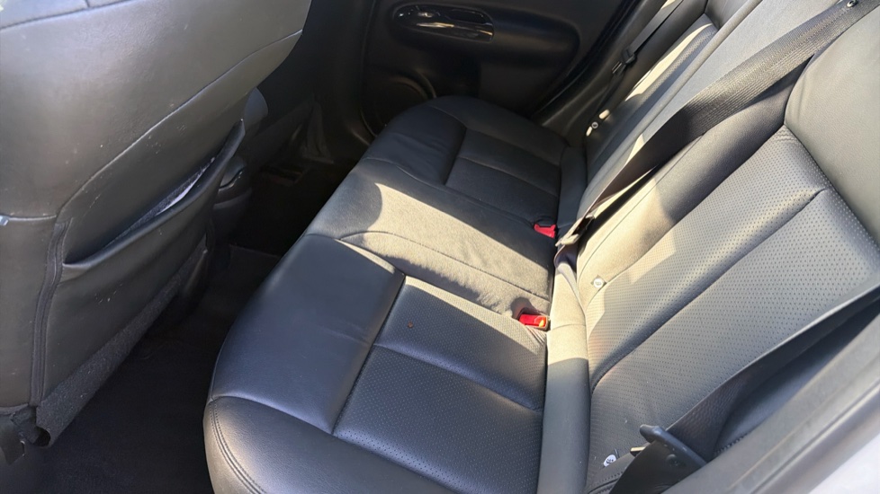 Nissan Juke 1.5 dCi Tekna 5dr Diesel Hatchback - Image 16