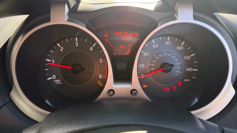 Nissan Juke 1.5 dCi Tekna 5dr Diesel Hatchback - Image 18