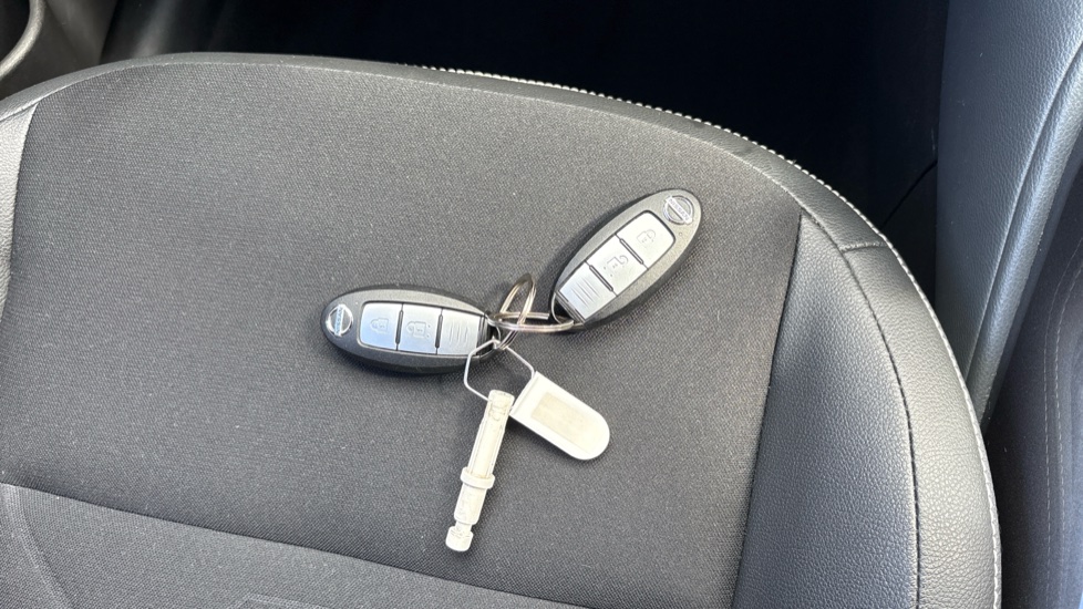 Nissan Juke 1.0 DiG-T 114 Tekna 5dr Petrol Hatchback - Image 20