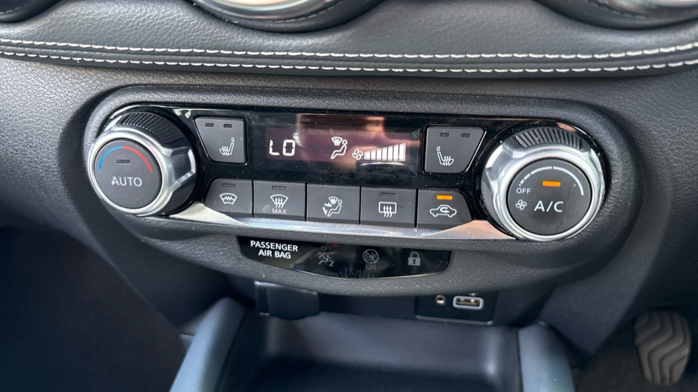 Nissan Juke 1.0 DiG-T 114 Tekna 5dr Petrol Hatchback - Image 28