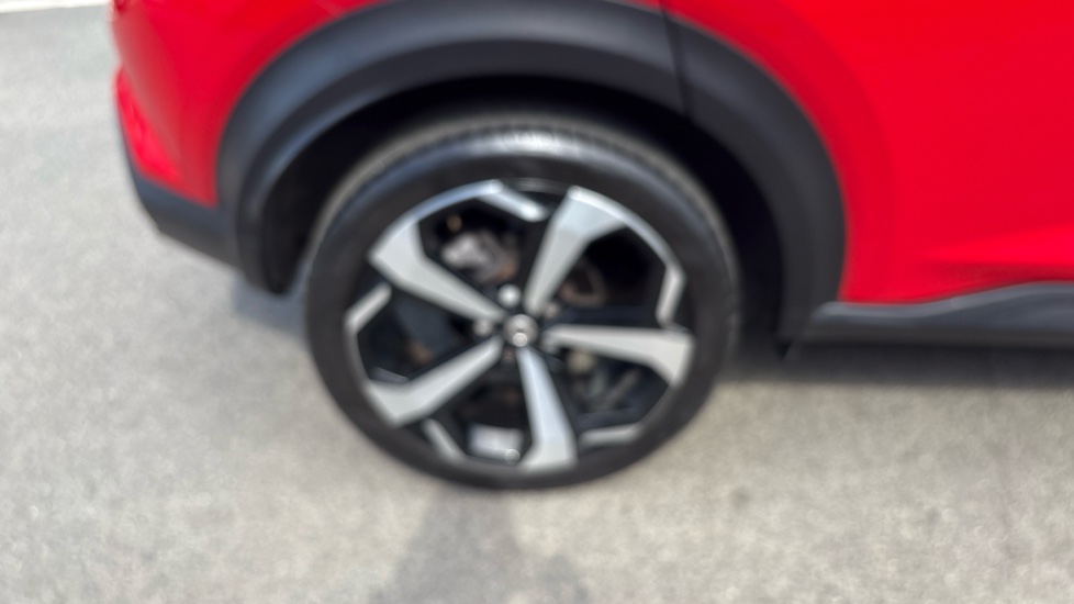 Nissan Juke 1.0 DiG-T 114 Tekna 5dr Petrol Hatchback - Image 36
