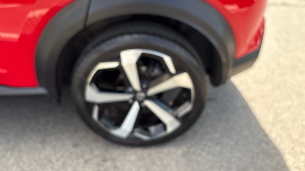 Nissan Juke 1.0 DiG-T 114 Tekna 5dr Petrol Hatchback - Image 39